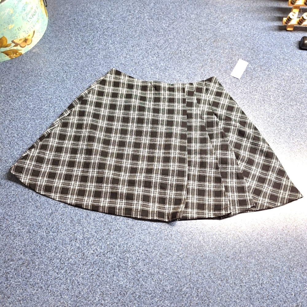 Evsie Front Pleated Plaid Skirt, XL13/14(child) RN#51783, NWT
